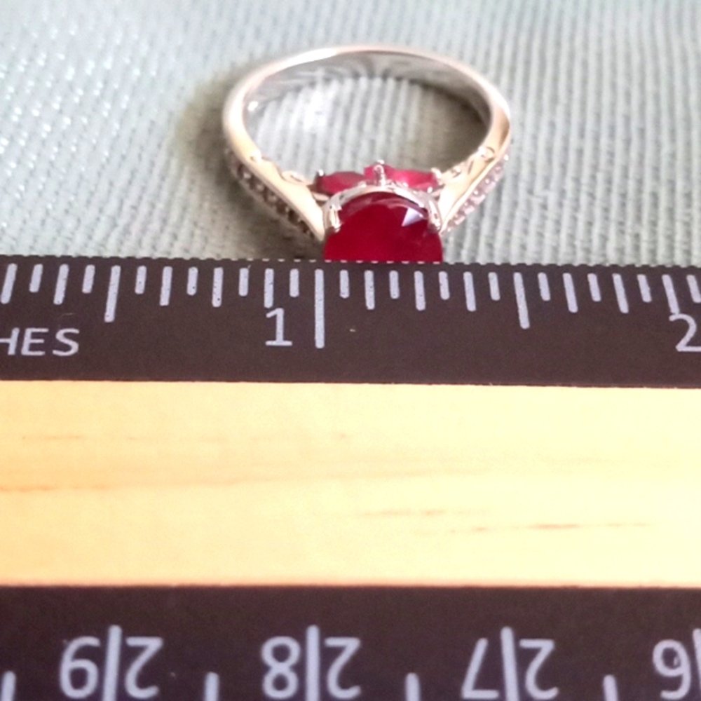 NIASSA RUBY, WHITE ZIRCON RING - Picture 8 of 10